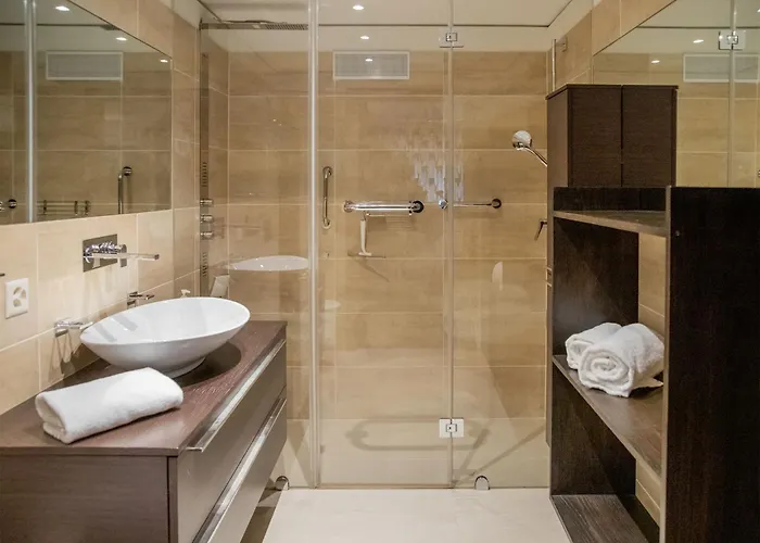 公寓 Chesa Piz Mezdi - St- Moritz By Interhome *